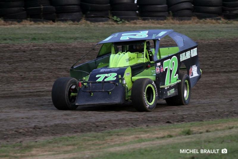 Bicknell 2012 For Sale in Pierreville 8000