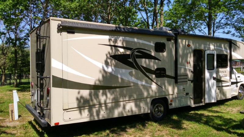 2015 Coachman Leprechaun 320BH Class C Motorhome main photo