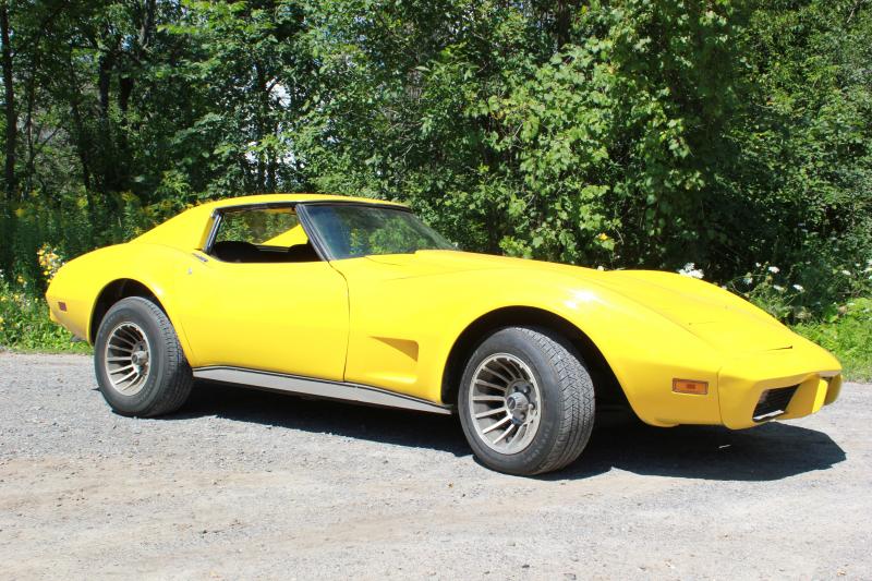 1977 T-Top Corvette in Great Condition main photo